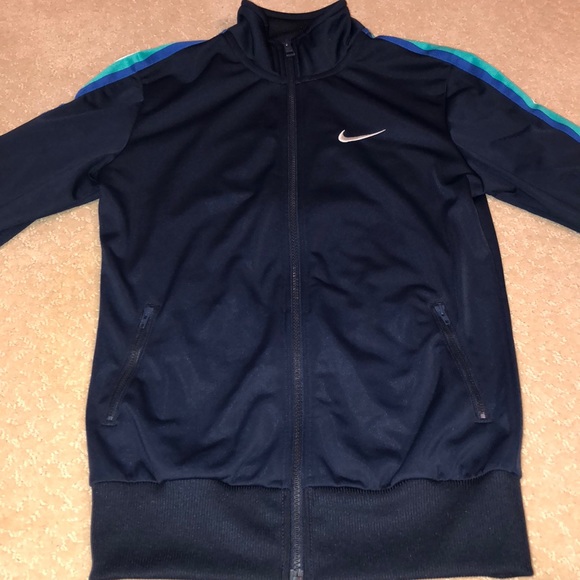Nike jacket - Picture 2 of 4